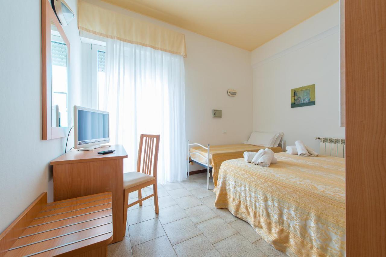 Hotel Galassia Rimini Exterior foto