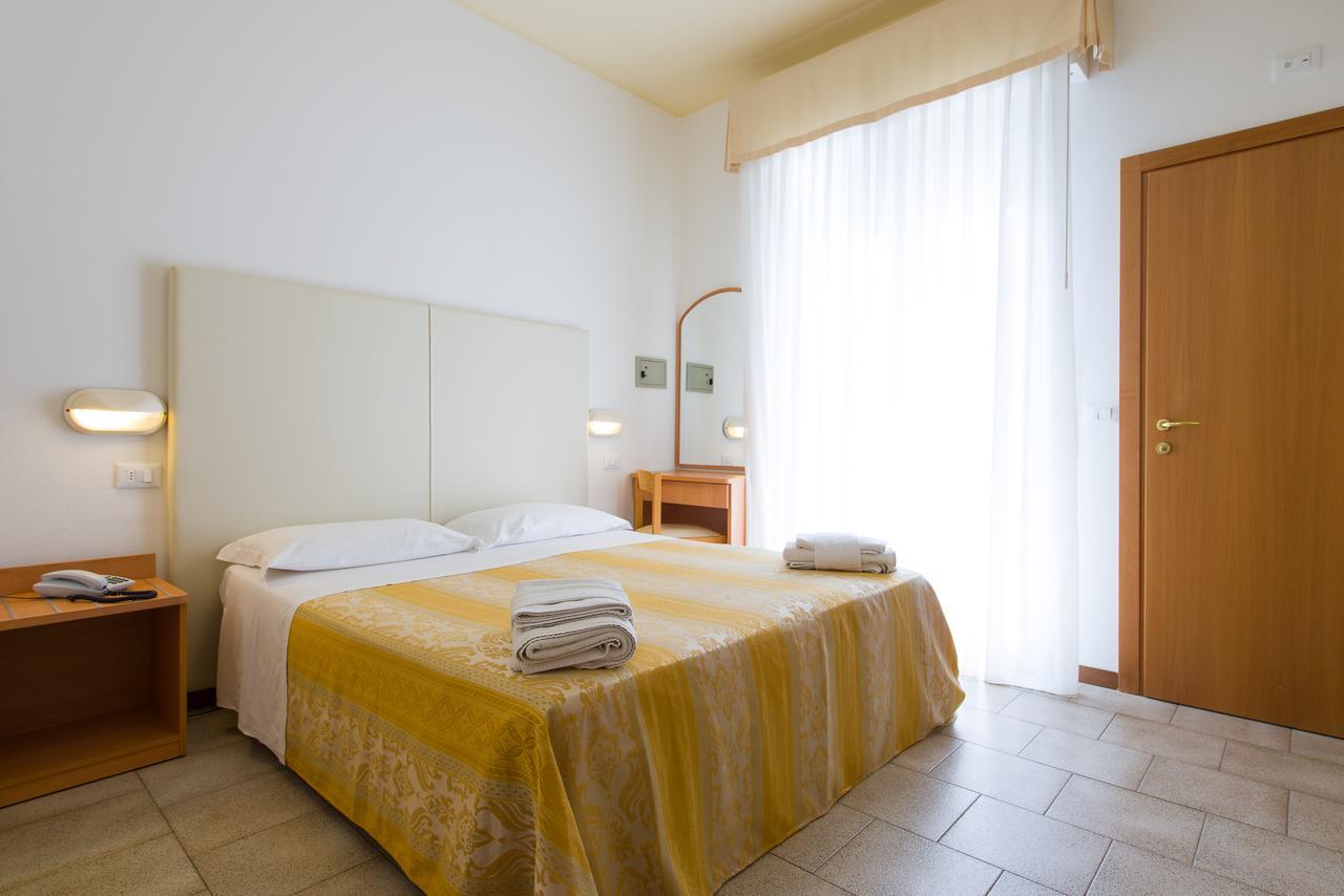 Hotel Galassia Rimini Exterior foto